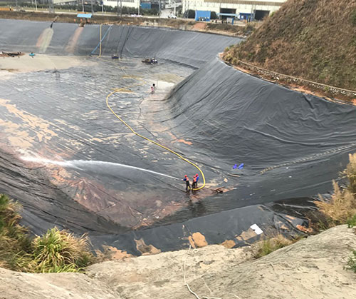 新区废水池清理